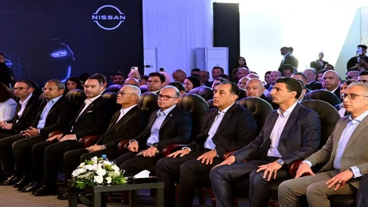 مدبولي يزور مصنع نيسان مصر ويشهد إطلاق أول سيارة “ماجنيت” في إفريقيا